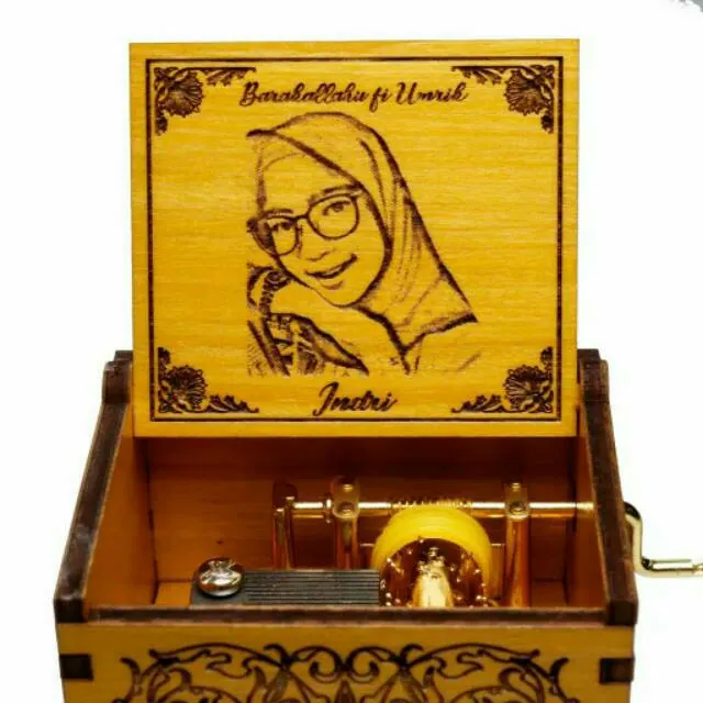 Kotak Musik Custom Foto dan Tulisan